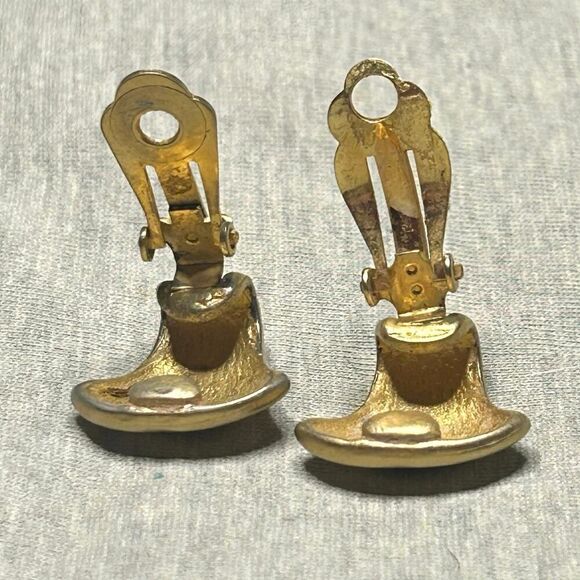 Vintage Les Bernard Gold Clip On Earrings - Picture 3 of 6